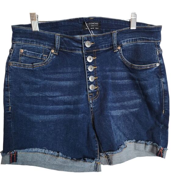 BloomChic Skinny Very Stretchy Dark Wash Single Breasted Denim Shorts, NWT 14/16 - Picture 3 of 7